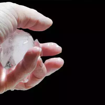 Eiswürfel als Wundermittel für Schmerzen