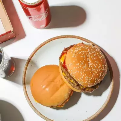 Fan schockiert: Diese Zutat befindet sich in der Süßsauer-Sauce von McDonald's 