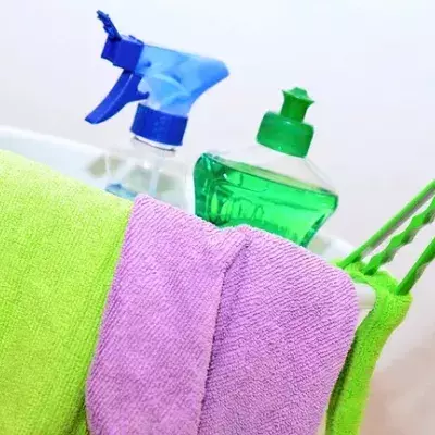 Gewusst? Klarspüler ist ein echtes Wundermittel im Haushalt