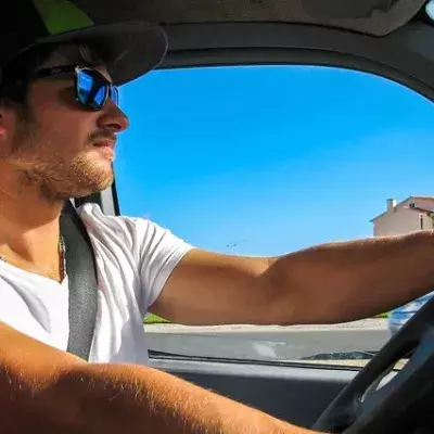 Mit diesen Tipps gelingt die entspannte Sommerfahrt mit dem Auto