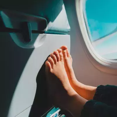 Schuhe im Flugzeug ausziehen? Deshalb solltet ihr es unter keinen Umständen tun
