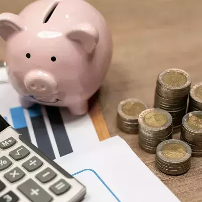 Seit er sich an diese Regeln hält, spart er jeden Monat über 400 Euro