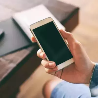 Smartphone schaltet sich aus trotz Batterie