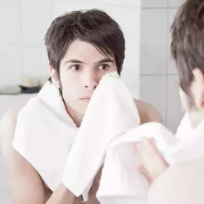 So schmutzig wie eine Toilette: Experte warnt davor, dieses Handtuch zu benutzen