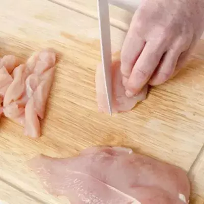 Weiße Streifen auf Hühnerbrust