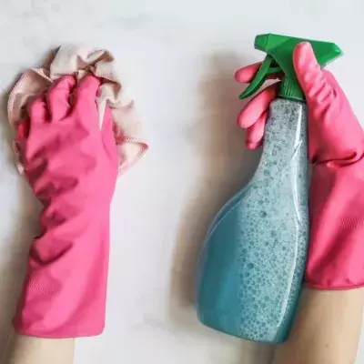 Wundermittel: So reinigst du deine Wohnung mit kochendem Wasser
