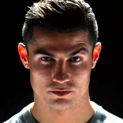 Cristiano Ronaldo ist auf dem Boden geblieben.