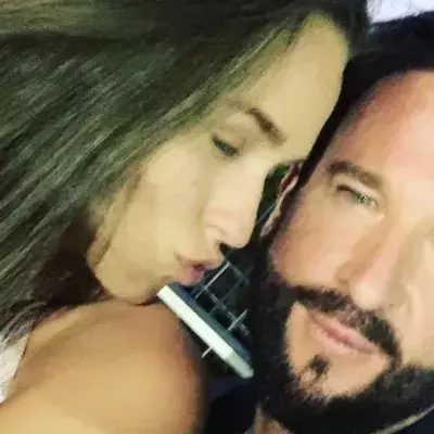Michael Wendler filmt seine Freundin heimlich beim Nacktbaden