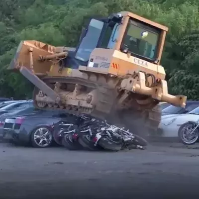 Philippinen: Präsident Duterte befiehlt die Zerstörung von 68 Luxusautos per Bulldozer