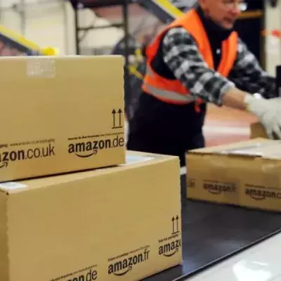 Zettel mit Nachricht in Amazon-Päckchen entdeckt, die allen zu denken gibt!