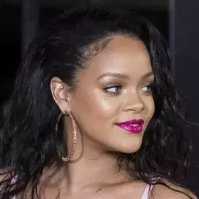 Rihanna: Absolutes Wahnsinns-Dekolleté sorgt für Wirbel auf Instagram