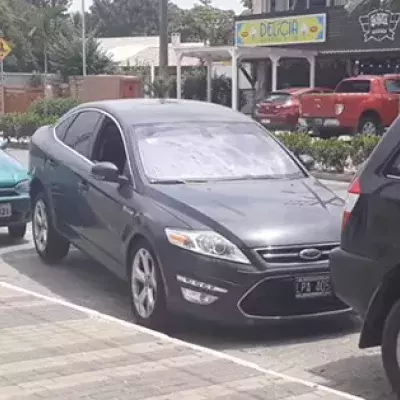 Geniales Manöver: Brasilianer zeigt, wie ihr aus einem engen Parkplatz kommt