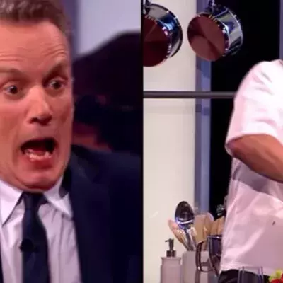 TV-Koch greift mit der Hand ins Gerät: Doch dann geht der Mixer an!