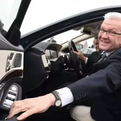 „Wie eine Sardine in der Büchse“: Kretschmann nach Mercedes-Statement in der Kritik