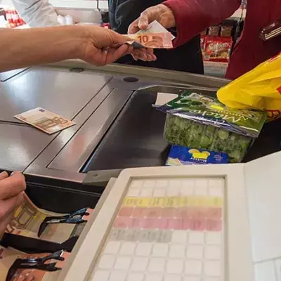 Arbeitslose können sich ihr Geld künftig im Supermarkt auszahlen lassen