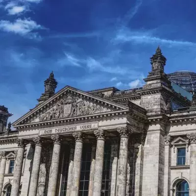 Seit wann ist Carsten Schneider Ostbeauftragter?