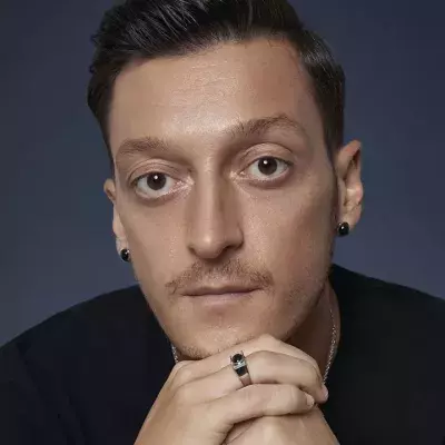 "Das ist eine sehr denkfaule, bequeme Erklärung" – Mesut Özil im Kreuzfeuer wegen Erdoğan-Foto