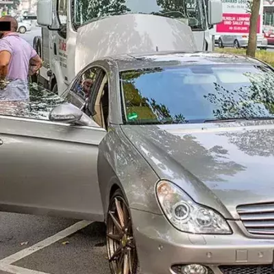 Im Luxus-Mercedes zum Jobcenter: Dann taucht die Polizei auf!