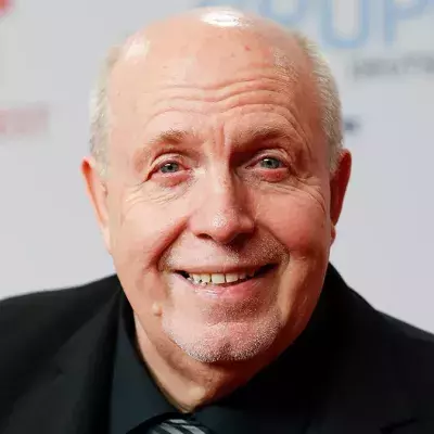 Er hat gut lachen: Das lange Leiden hat für Reiner Calmund ein Ende.