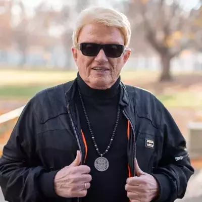 Heino trauert um Grab seiner Tochter