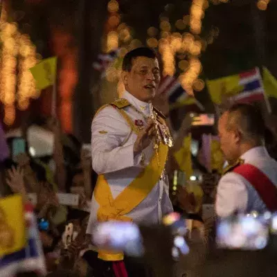 König von Thailand bringt Zweitfrau wieder hinter Gitter: Der Grund überrascht