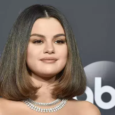 Selena Gomez kauft einfach ihre eigenen Alben