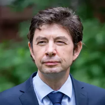 Christian Drosten warnt auch zweifach Geimpfte