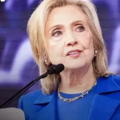 Donald Trump: Hillary Clinton: Trumps Haltung zur Ukraine ist schändlich