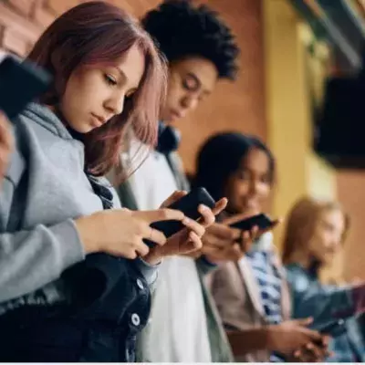 Australiens Social-Media-Verbot für Jugendliche unter 16: Vorbild oder Sackgasse?