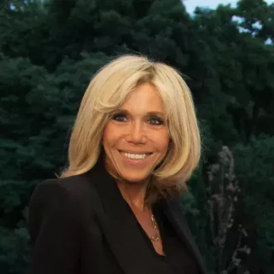„Ich sah die Dunkelheit der Welt“ – Brigitte Macron ganz unverstellt