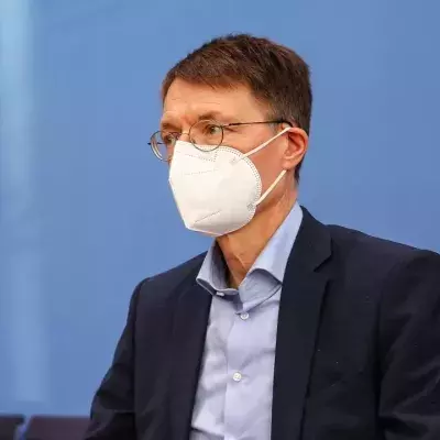 Karl Lauterbach bleibt besorgt
