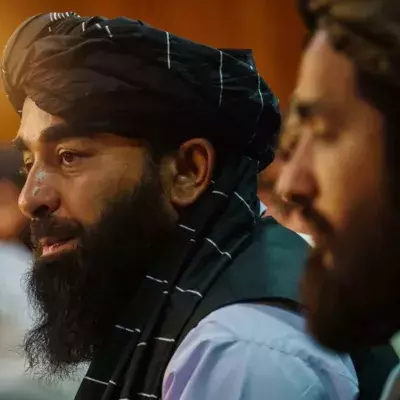 Talibansprecher Sabihullah Mudschahid stellt die Kabinettsliste vor