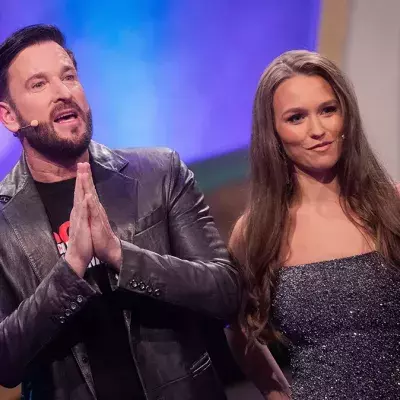 Wendler-Mama verachtet Verlobung mit Laura: "Sie ist auf ihre Karriere besonnen"