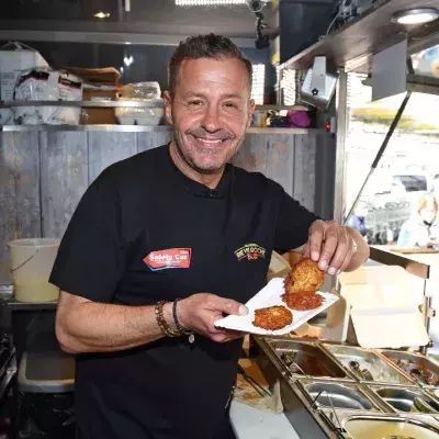 Willi Herrens Reibekuchen-Truck ist abgebrannt