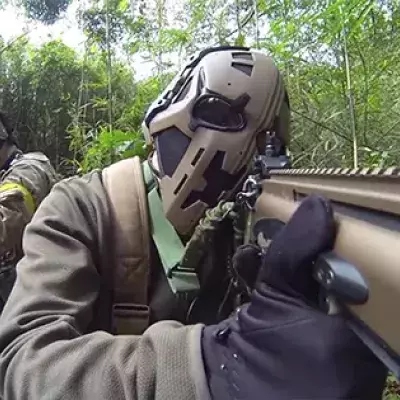 Britische Spezialeinheiten testen einen Star-Wars-Helm