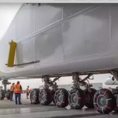 Das größte Flugzeug der Welt verlässt erstmals seinen Hangar. Dann zeigt es, was es kann!