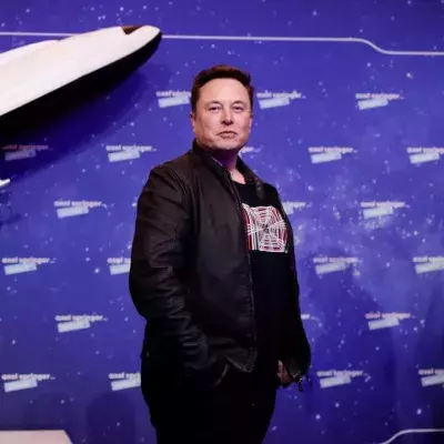 Elon Musk liegt im Rennen um das Weltall vorne