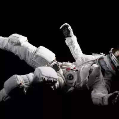 Astronaut im Weltall 