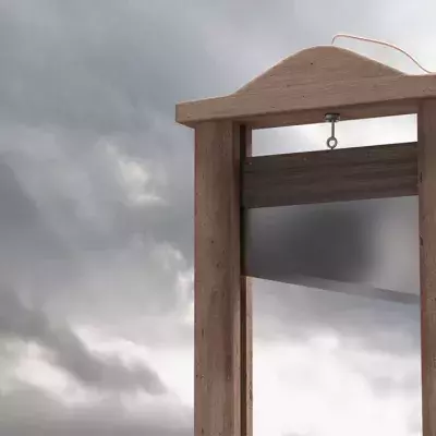 Darum läuft die Klinge einer Guillotine spitz zu.