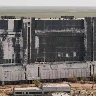 Kasachstan: Space Shuttles in verlassenem Hangar