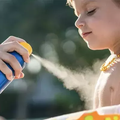 Das passiert, wenn man sich mit der falschen Sonnencreme in die Sonne legt