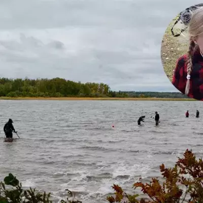 Achtjährige spürt etwas Kaltes im See und zieht es an die Oberfläche