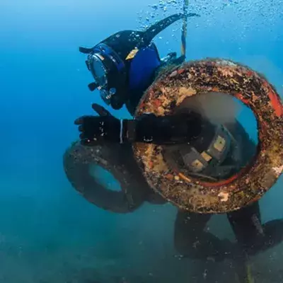 Wissenschaftler kippen Reifen ins Meer: „Naturschutz“ wird zur Umweltkatastrophe!