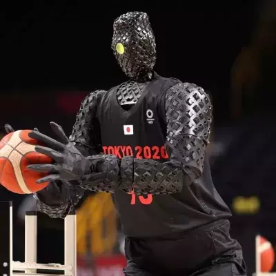 Dieser Roboter trifft jeden Korb