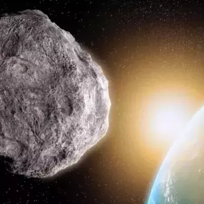 Weltraum: Ein riesiger Asteroid streift die Erdumlaufbahn