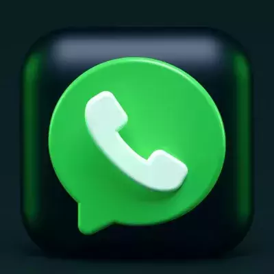 Das WhatsApp-Logo vor schwarzem Hintergrund