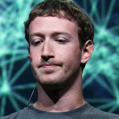 Facebook kann seit 2016 das Mikro eures Smartphones aktivieren, ohne dass ihr es merkt