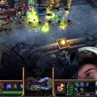 League of Legends: Katarina spielen während man mit dem Kopf über die Tastatur rollt? Das läuft!