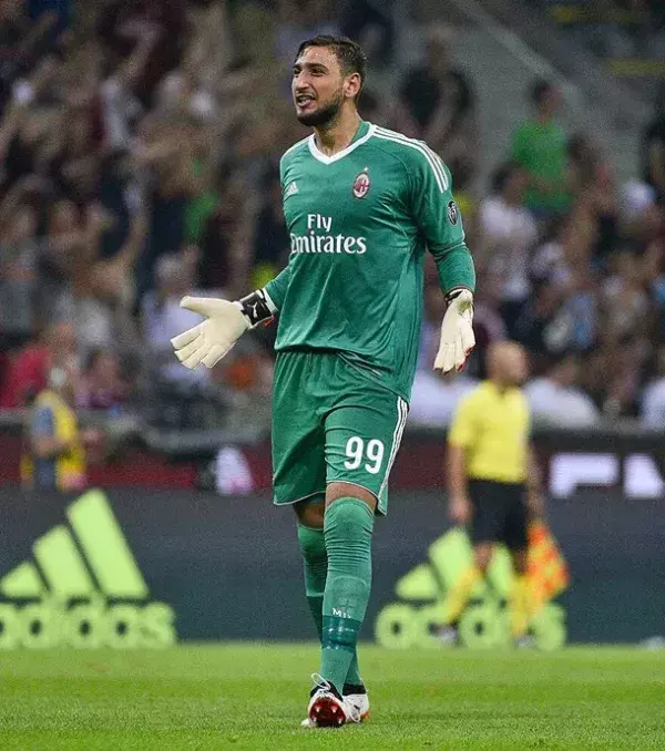 1: Gianluigi Donnarumma (Italien) - 18 Jahre alt, AC Mailand
