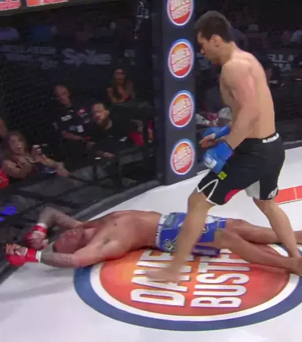 10. Hisaki Kato vs. Joe Schilling Bellator 139, 26. Juni 2015, Mulvane